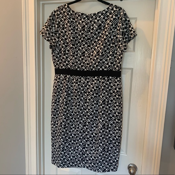 Adrianna Papell shift dress - Picture 6 of 10